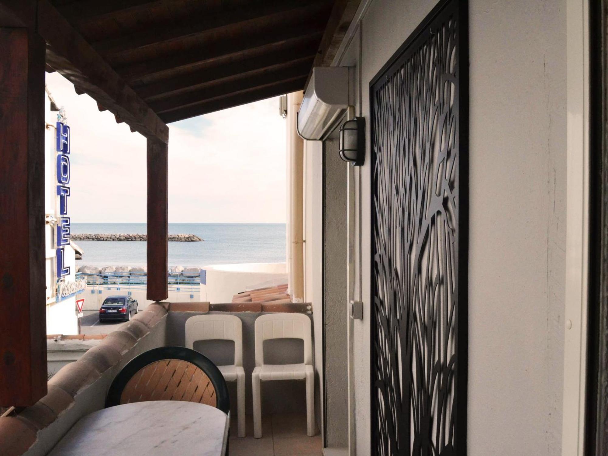 Le Dauphin Bleu 3*